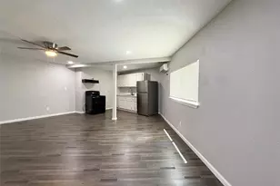 7515 Bayway Dr, Baytown, TX 77520 - Photo 2