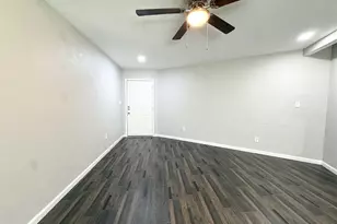 7515 Bayway Dr, Baytown, TX 77520 - Photo 4