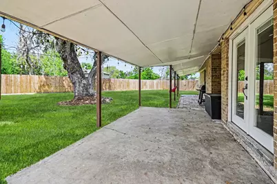 56 W Candlewood Street, Lake Jackson, TX 77566 - Photo 18