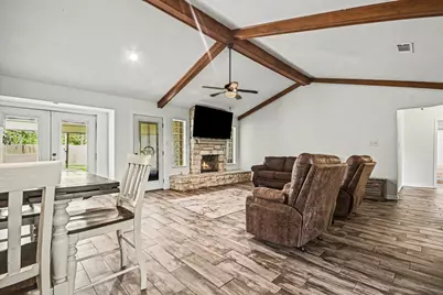 56 W Candlewood Street, Lake Jackson, TX 77566 - Photo 6