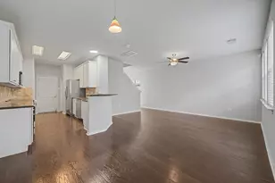 43 S Camellia Grove Cir, The Woodlands, TX 77382 - Photo 10