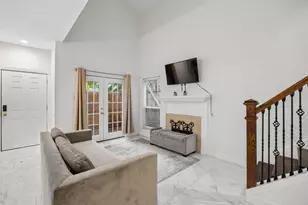 2601 Augusta Dr, Houston, TX 77057 - Photo 4