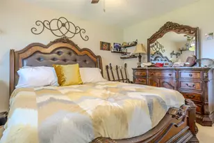625 S Remington Dr, Angleton, TX 77515 - Photo 10
