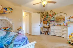 625 S Remington Dr, Angleton, TX 77515 - Photo 16