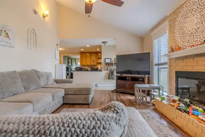 625 S Remington Drive, Angleton, TX 77515 - Photo 4
