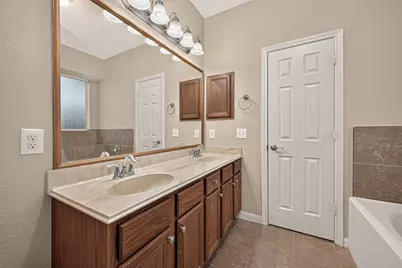 4903 Summer Ridge Drive, Conroe, TX 77303 - Photo 38