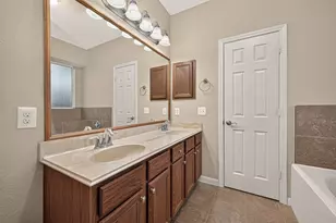 4903 Summer Ridge Dr, Conroe, TX 77303 - Photo 38