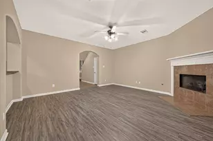 4903 Summer Ridge Dr, Conroe, TX 77303 - Photo 10