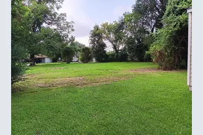 1201 Parkway Street, Baytown, TX 77520 - Photo 2