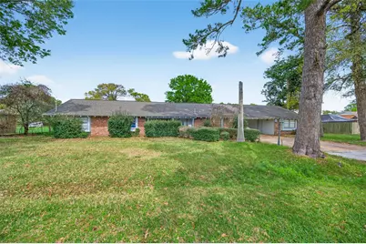 614 Pine Circle, Seabrook, TX 77586 - Photo 1
