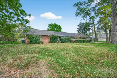614 Pine Circle, Seabrook, TX 77586 - Photo 2