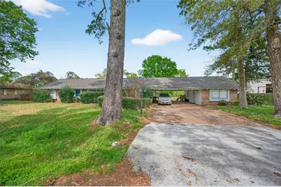 614 Pine Circle, Seabrook, TX 77586 - Photo 4
