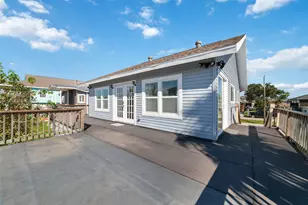 196 Barracuda St, Bayou Vista, TX 77563 - Photo 4
