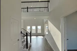 1001 S Oakhurst Dr, Dayton, TX 77535 - Photo 2