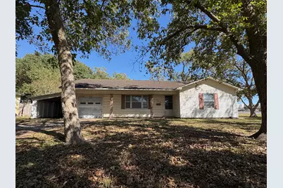 809 August Street, El Campo, TX 77437 - Photo 2