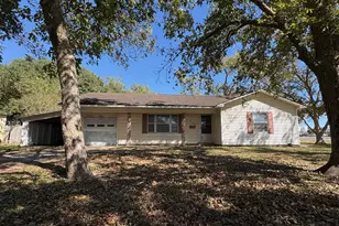 809 August St, El Campo, TX 77437 - Photo 2