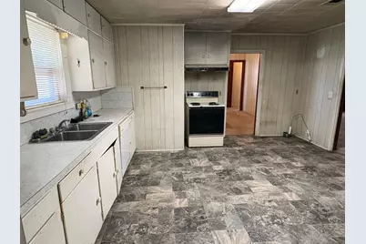 809 August Street, El Campo, TX 77437 - Photo 16