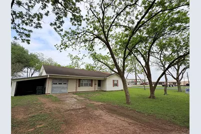 809 August Street, El Campo, TX 77437 - Photo 4