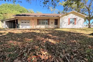 809 August St, El Campo, TX 77437 - Photo 1
