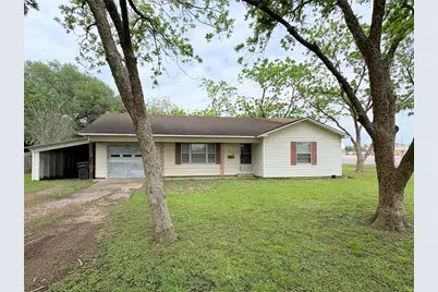 809 August Street, El Campo, TX 77437 - Photo 2