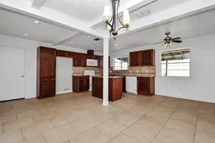 10131 Kent Towne Ln, Sugar Land, TX 77498 - Photo 8