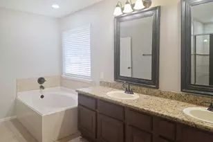 175 Sylvan Forest Dr, The Woodlands, TX 77381 - Photo 12