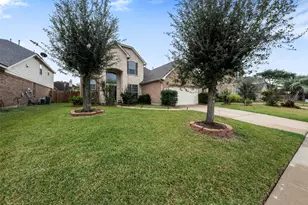 13907 Normandy Ct, Sugar Land, TX 77498 - Photo 2