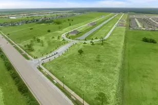 12215 Old Fashion Cir, Mont Belvieu, TX 77535 - Photo 4