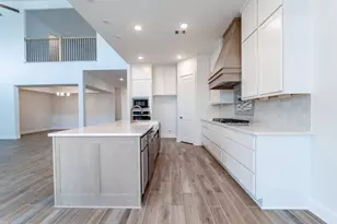 709 Western Holly, League City, TX 77573 - Photo 10