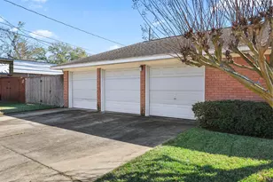 1807 Marlock Ln, Pasadena, TX 77502 - Photo 2