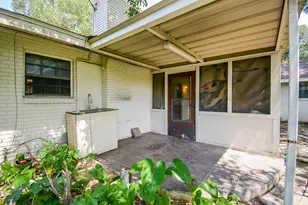 902 Ave I, El Campo, TX 77437 - Photo 28