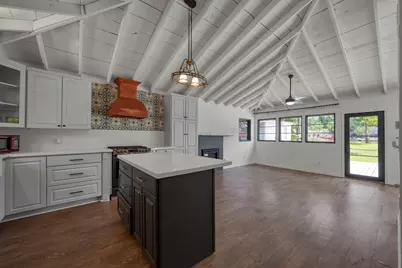 13368 Southshore Drive, Conroe, TX 77304 - Photo 8
