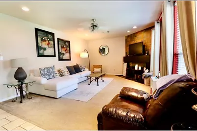 135 S Spinning Wheel Circle, The Woodlands, TX 77382 - Photo 8