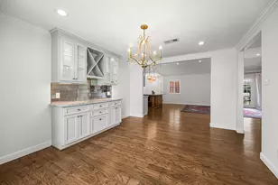 10403 Londonderry Dr, Houston, TX 77043 - Photo 6