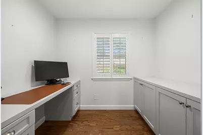 10403 Londonderry Drive, Houston, TX 77043 - Photo 12