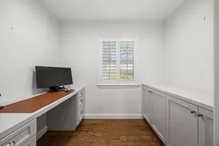 10403 Londonderry Dr, Houston, TX 77043 - Photo 12