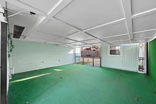 642 Arvana St, Houston, TX 77034 - Photo 32