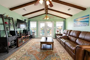 1319 Maui Dr, Tiki Island, TX 77554 - Photo 2