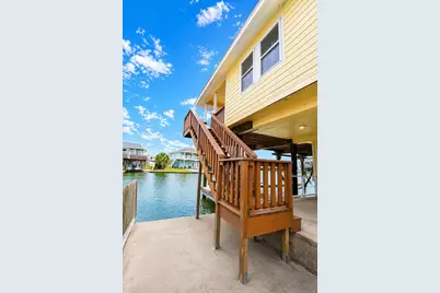 1319 Maui Drive, Tiki Island, TX 77554 - Photo 14