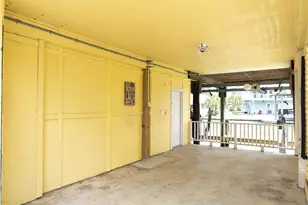 1319 Maui Dr, Tiki Island, TX 77554 - Photo 16
