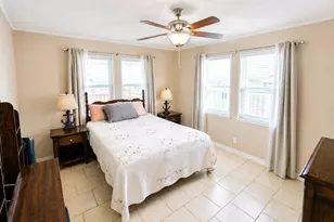 1319 Maui Dr, Tiki Island, TX 77554 - Photo 4