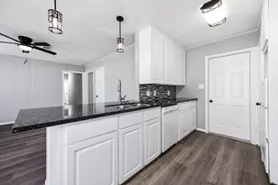 3713 Wilshire Dr, Alvin, TX 77511 - Photo 18