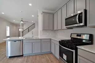 12517 Abbey House Ct, Houston, TX 77047 - Photo 8