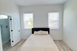 7948 Betty Boop St, Houston, TX 77028 - Photo 4