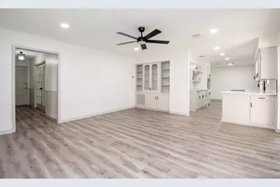729 Arbor Drive, Deer Park, TX 77536 - Photo 2