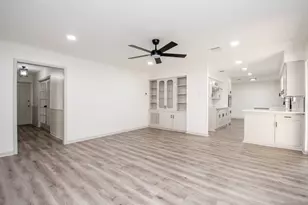 729 Arbor Dr, Deer Park, TX 77536 - Photo 2
