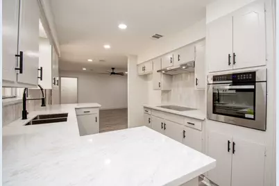 729 Arbor Drive, Deer Park, TX 77536 - Photo 4