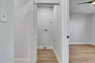 7016 Delesandri Dr, Hitchcock, TX 77563 - Photo 22