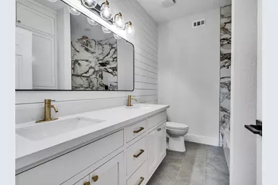 7016 Delesandri Drive, Hitchcock, TX 77563 - Photo 18