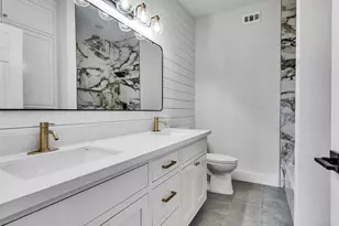 7016 Delesandri Dr, Hitchcock, TX 77563 - Photo 18